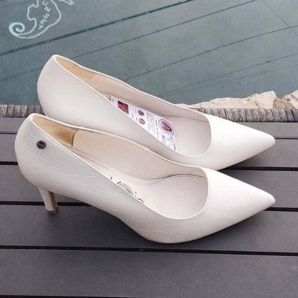 Calvin Kline White Crocodile Pumps 9.5 - Picture 2 of 3